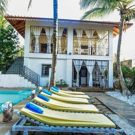 Watamu Sunflower House Hotel Exterior photo