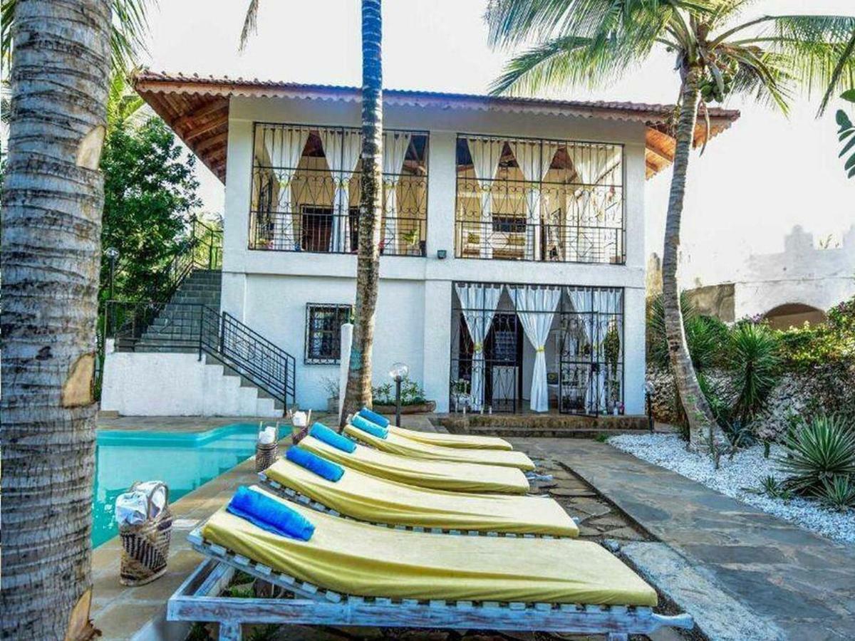 Watamu Sunflower House Hotel Exterior photo