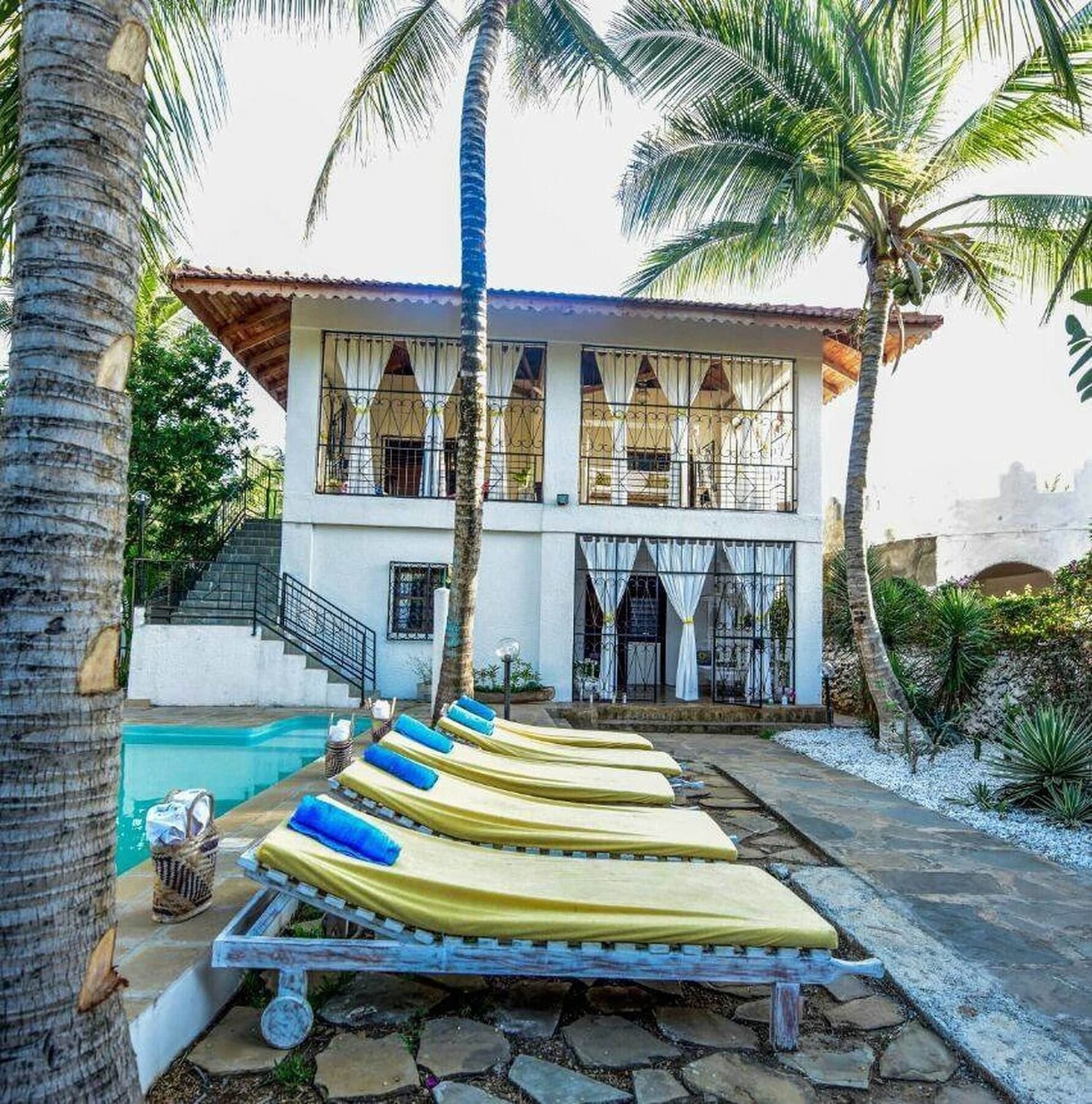 Watamu Sunflower House Hotel Exterior photo